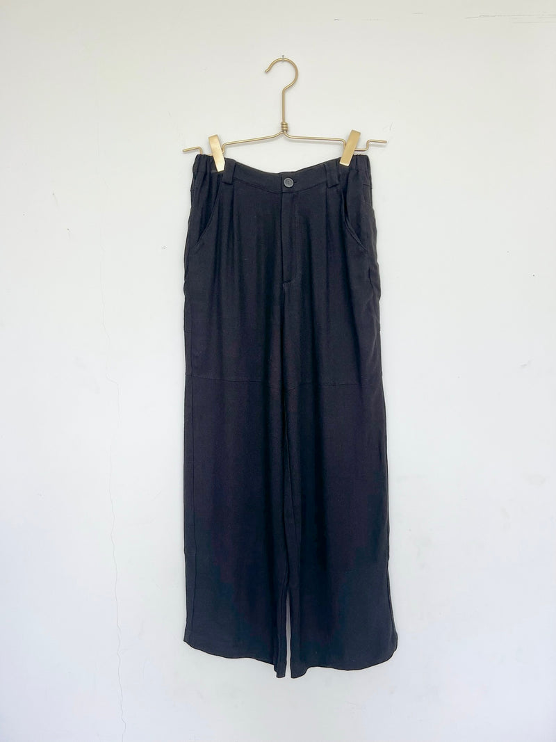 The Eden Trousers with seam detailing - Black