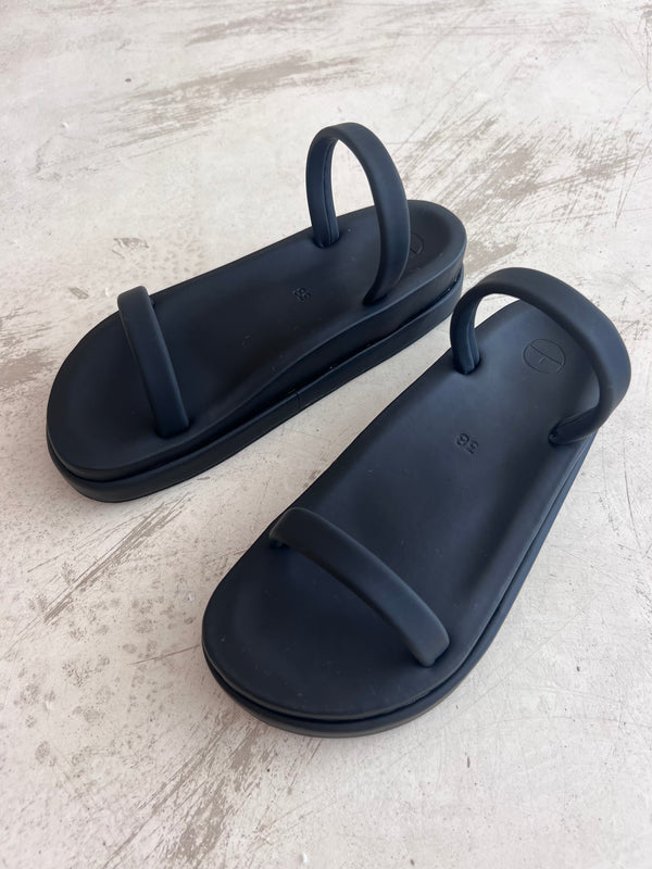 The LOLA Slide - Black Vegan Leather